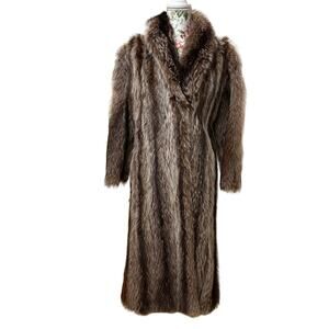VTG Long Brown Racoon Fur Coat 2 hook lapel, Heavy,Warm, Winter essential Wear